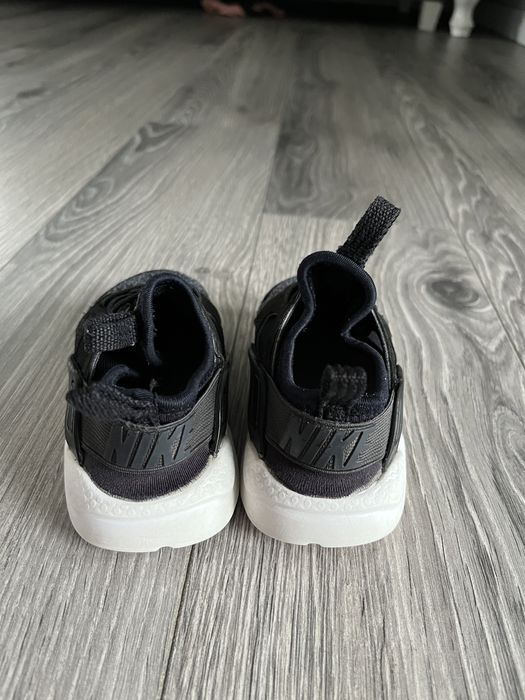 Buty dziecięce Nike Huarache 23,5