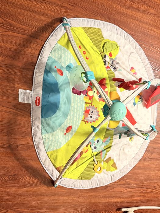 Розвиваючий килимок tiny love