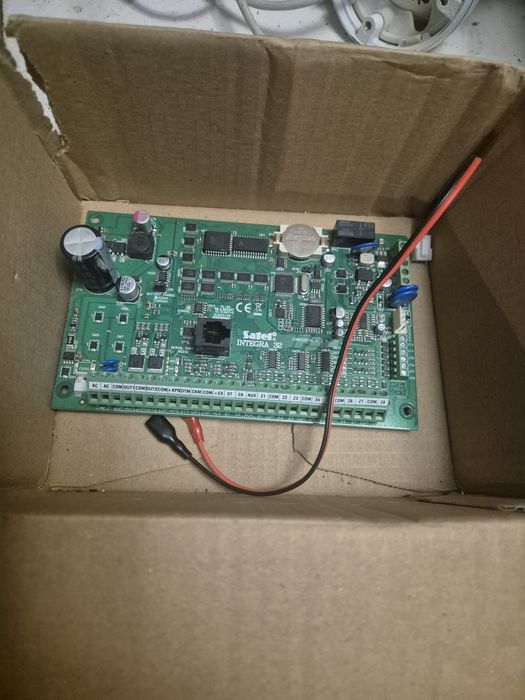 Części do systemu esser i vesda i alarmu włamania.