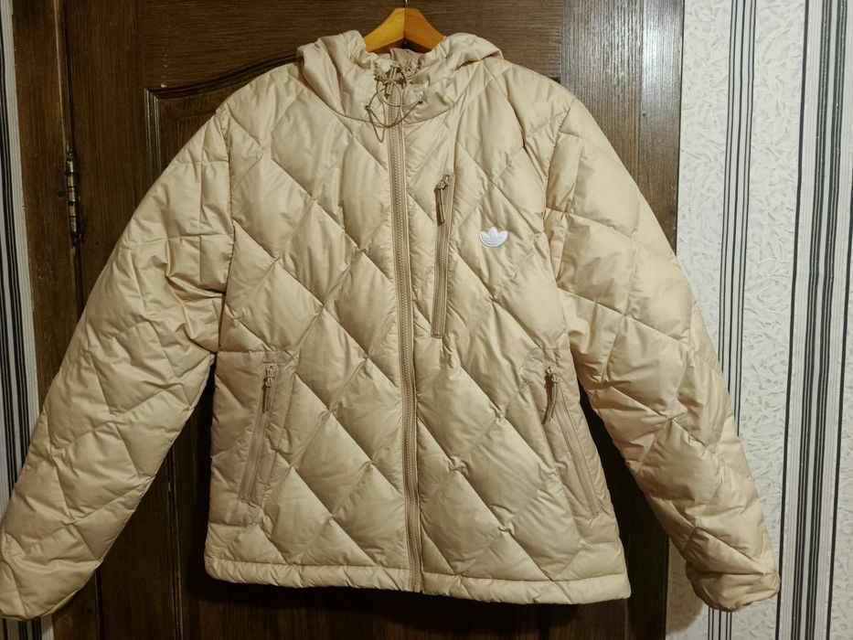 Женская куртка Adidas ( размер L)