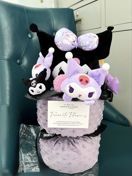 Подарунковий букет з іграшками Kuromi у коробці з підсвіткою