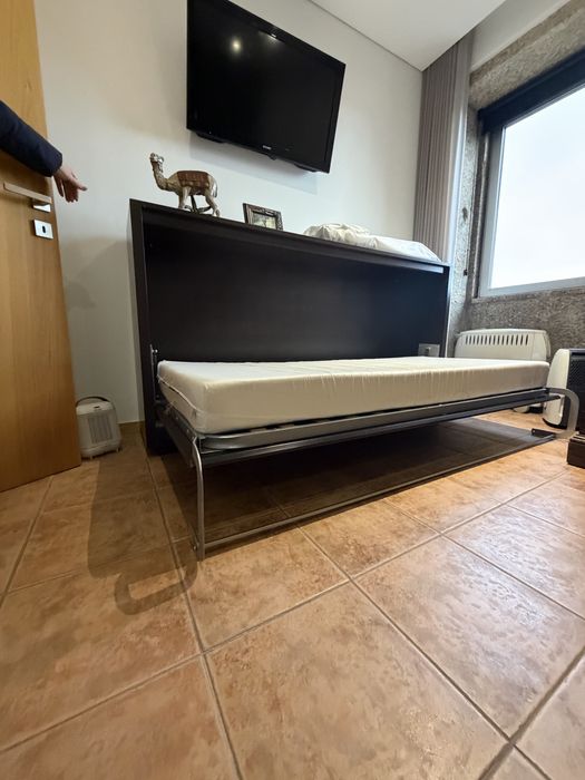 Cama individual  / armario