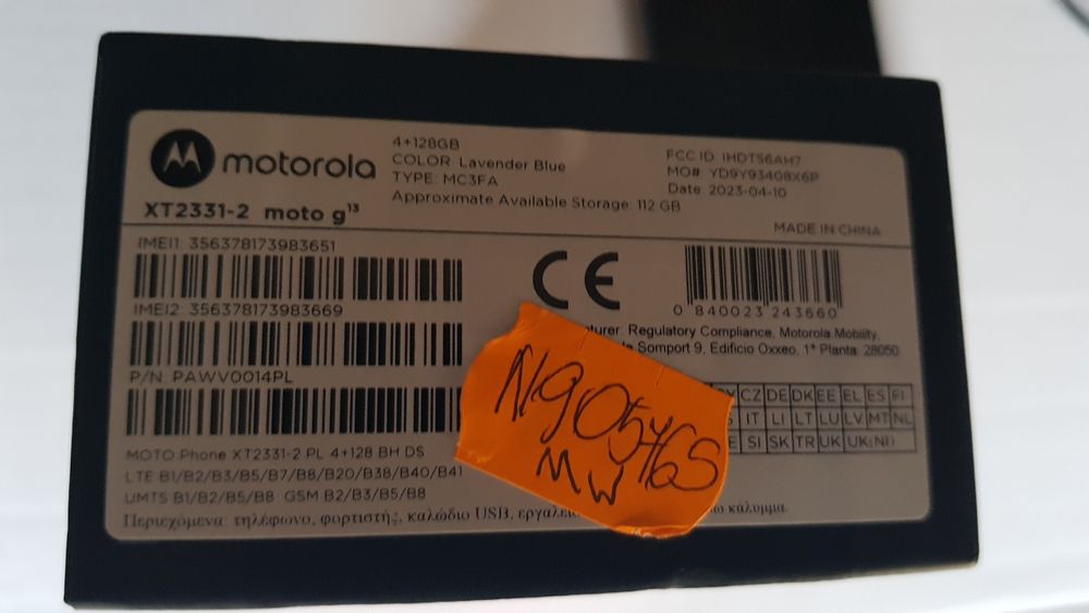 Telefon Motorola g13 4/128GB etui ładowarka indukcyjna