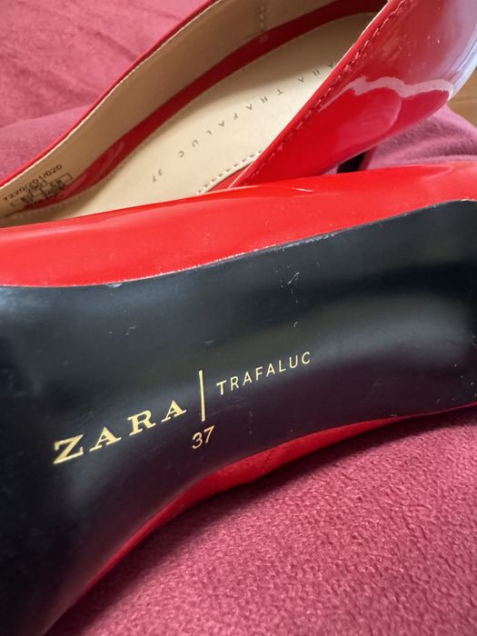 Sapatos verniz vermelho Zara