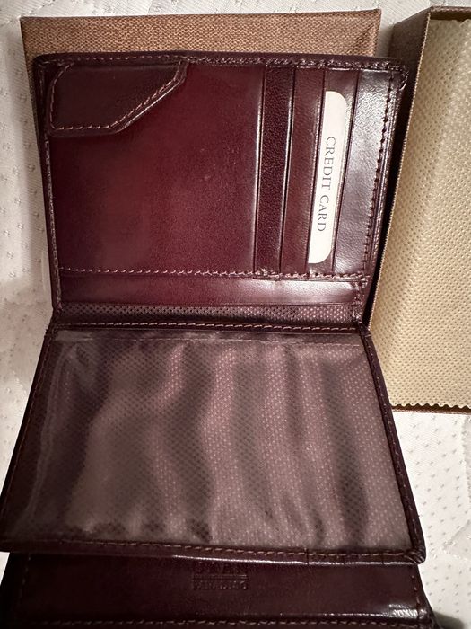 Портмоне и подарочные наборы