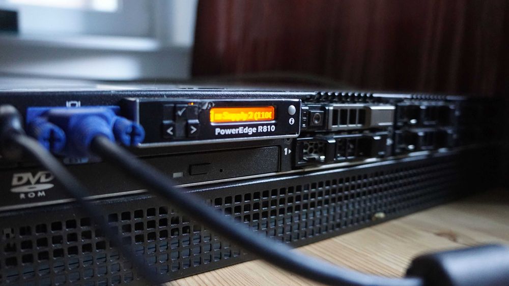 Serwer Dell PowerEdge R810 4xXeon E7-4870