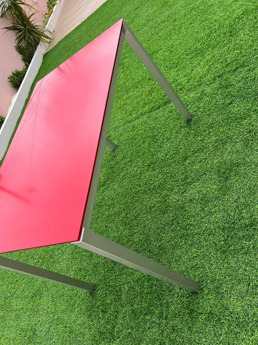 Mesa Moderna com Tampo Vidro Temparado Vermelho