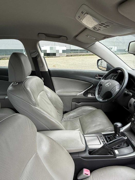 Lexus XE2 IS220D