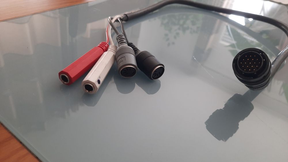 Cabo midi e audio para acordeon séries Roland FR