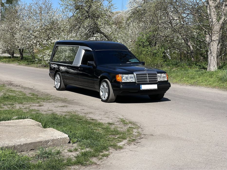 Катафалк.Перевезення померлих.Ритуальні послуги.Кремація.Похорони