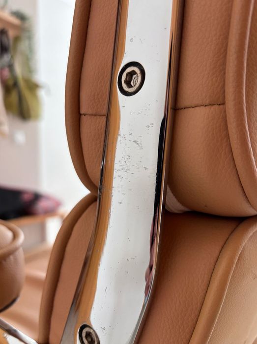 Cadeira Réplica "Eames Executive Chair"
