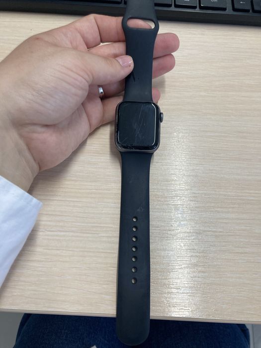 Терміново Apple watch 4  40 мм