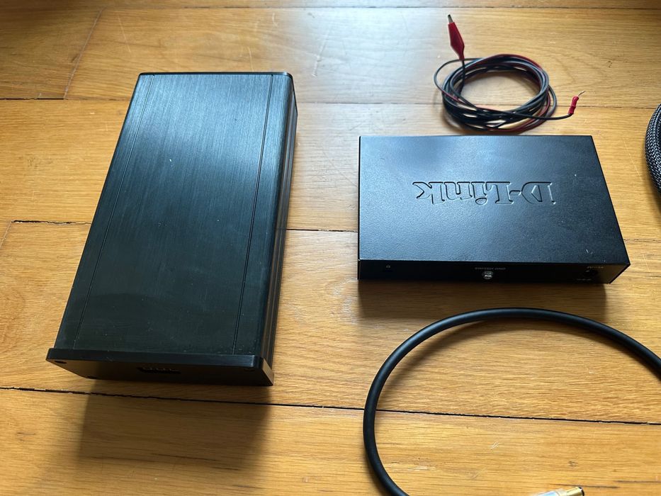 D-link network switch with improved OCXO, LPS, and DC cable for audio64170793814146121