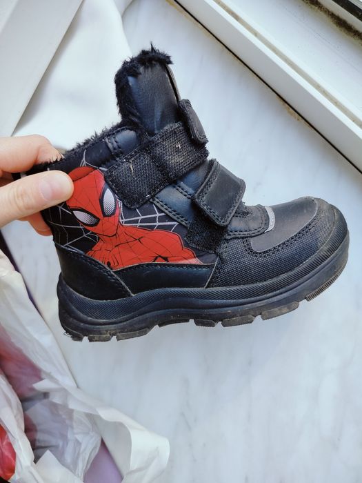 Oddam za darmo bluzki i buty dla chłopca