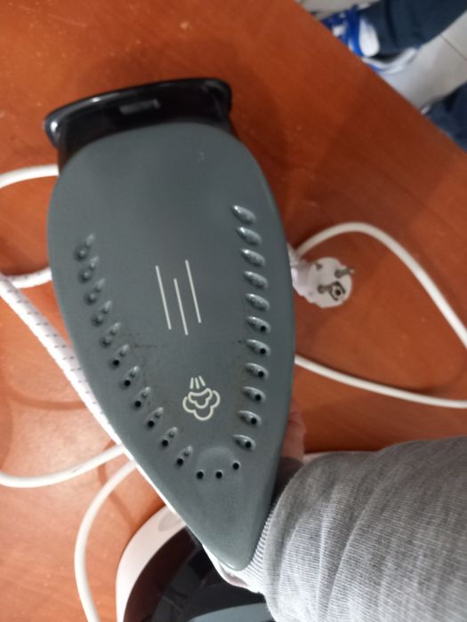 Ferro con Caldeira Qilive e Escova de Engomar Qilive