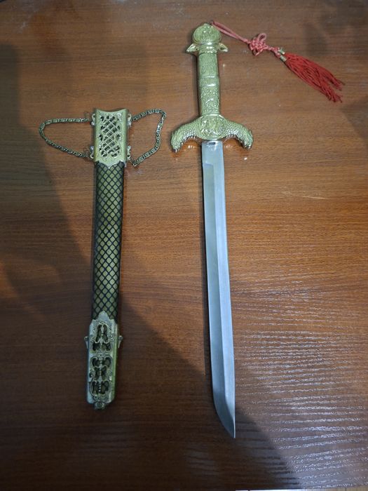 Espada curta de decoração