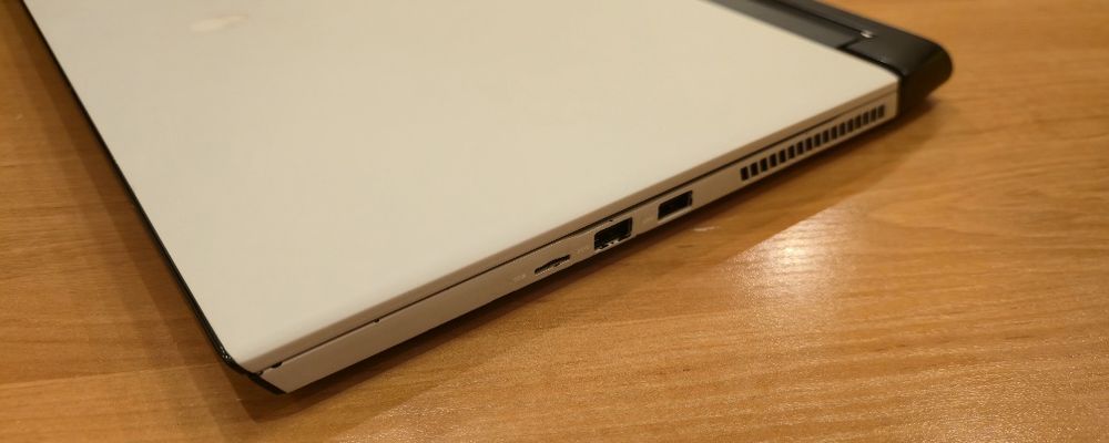 Неробочий Alienware m17 r4