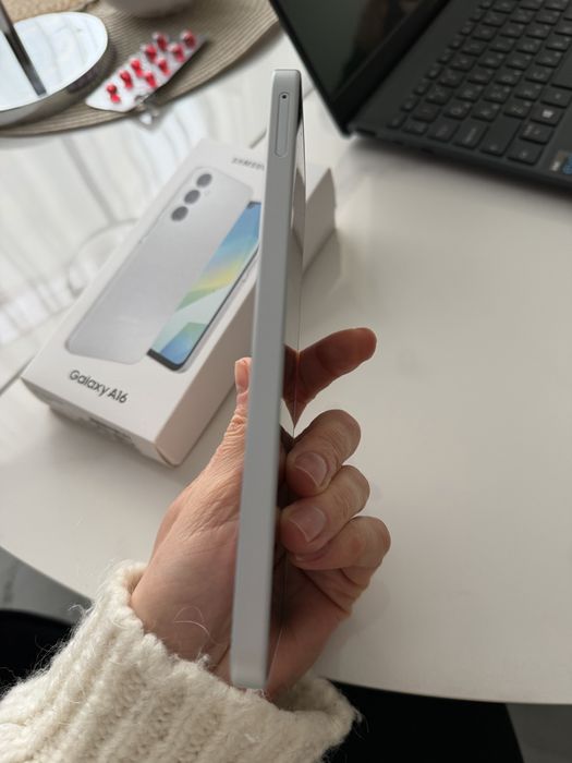 Мобільний телефон Samsung