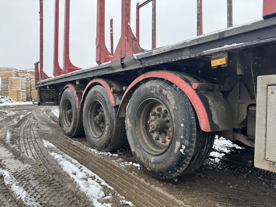 Напівпричіп-лісовоз 3-вісний в наявності, нова ризина