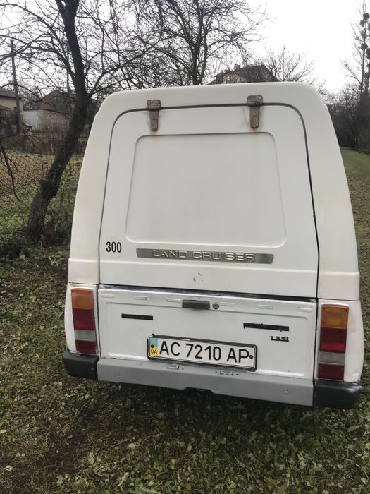 Авто у доброму стані вкладень не потребує сів та поїхав.