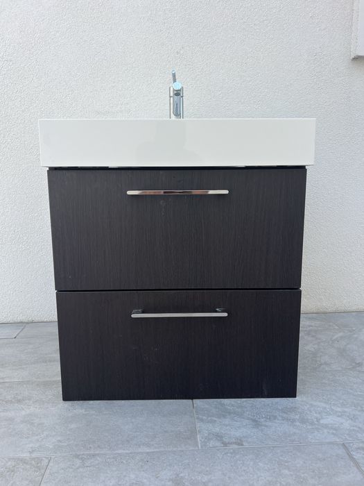 Móvel e lavatório com 60cm