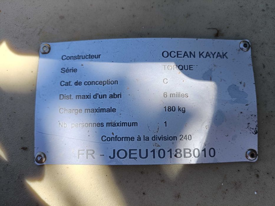 Caiaque de pesca. Modelo Torque