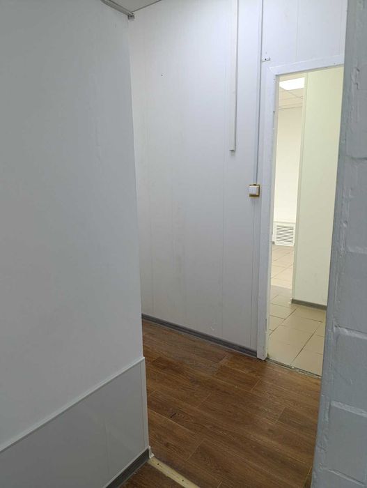 Оренда магазин 54м2 Академіка Вальтера 7.