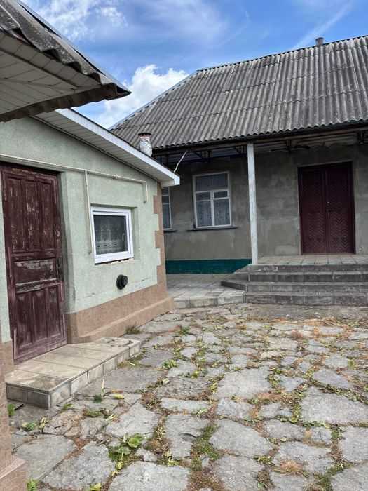 Будинок с. Кадиївці