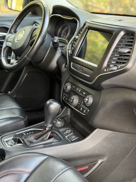 Продам Jeep Cherokee Trailhawk 2019 року