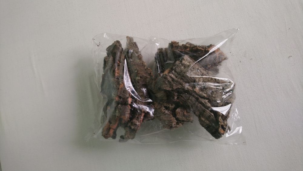 Kora dębu korkowego ścinki, płaty 0,25 kg kryjówka dekoracja