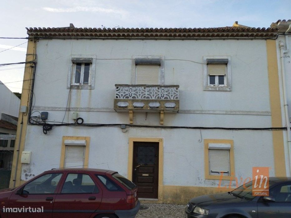 Edifício com 3 Apartamentos para Venda na Malveira em Mafra — Malveira E São Miguel De Alcainça, Lisboa