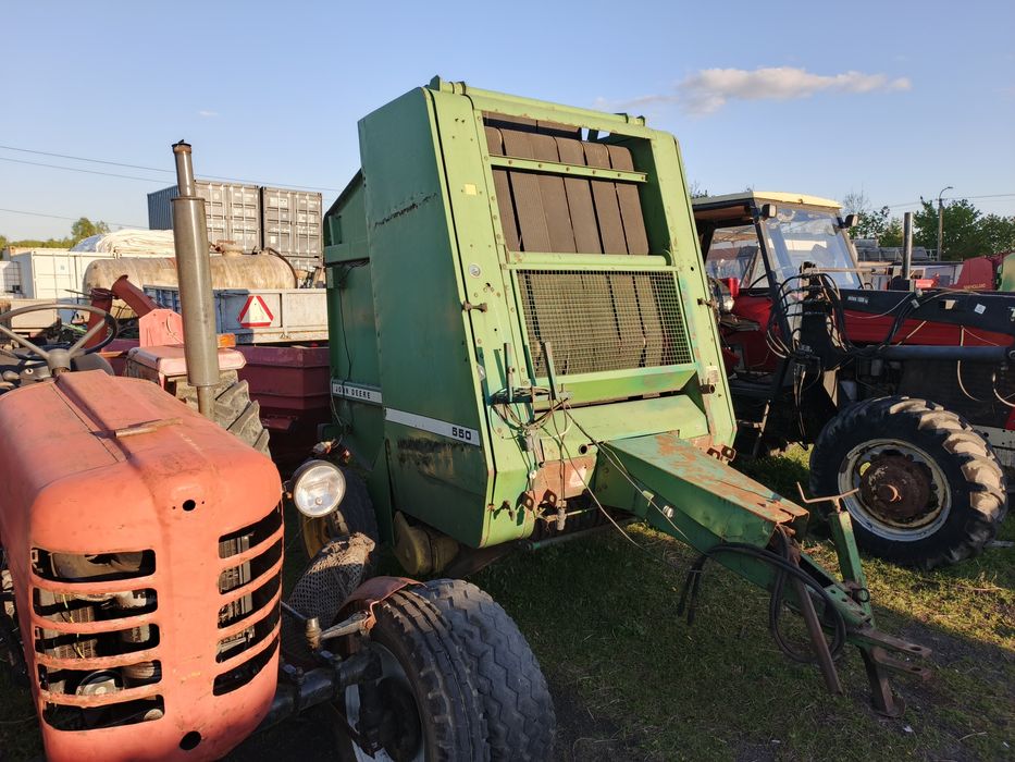 prasa John Deere 550