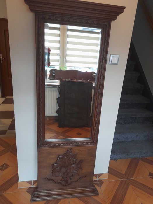 Stare lustro kryształowe, wiszące z ciekawym motywem, handmade.