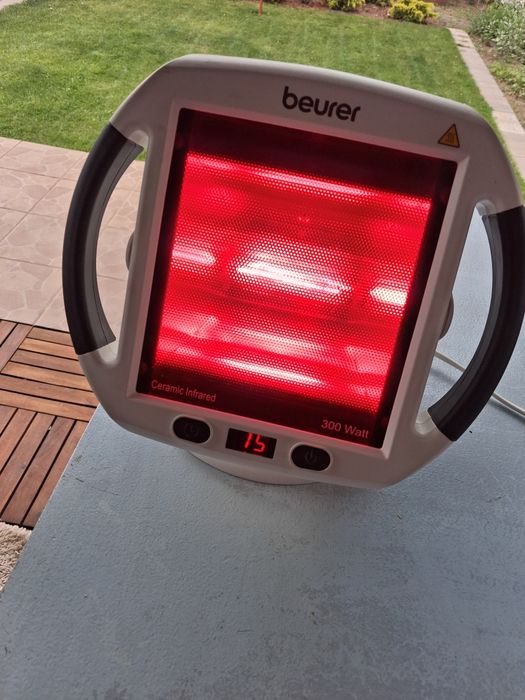Sprzedam  lampę Solux , leczniczą  na podczerwień  .