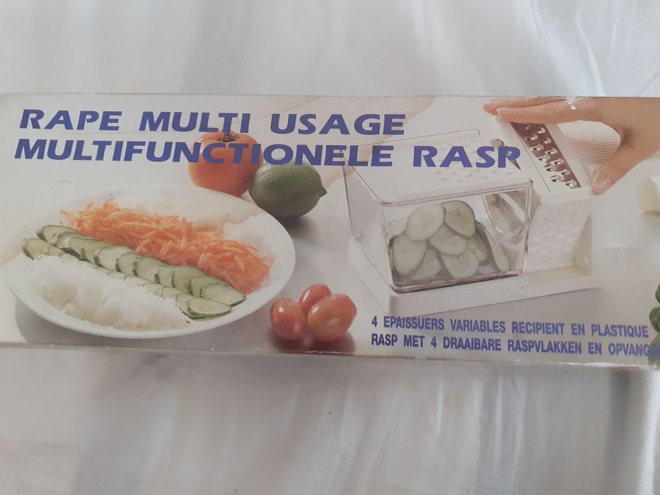 ralador com 4 superfícies de concessão diferentes e recipiente coletor