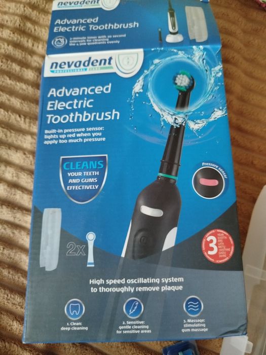 Зубна електрощітка