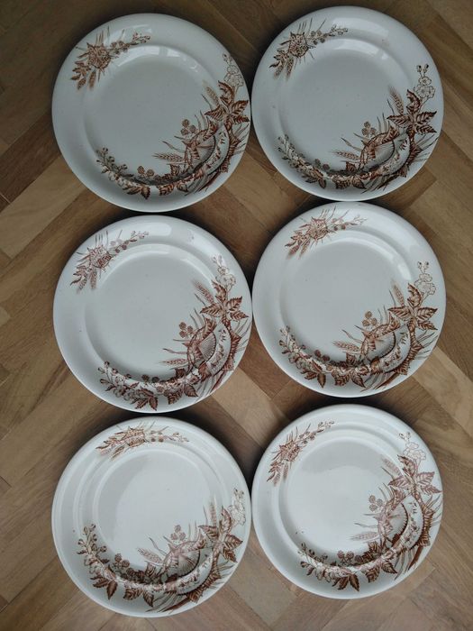 Pratos da Fábrica de Loiça de Alcântara