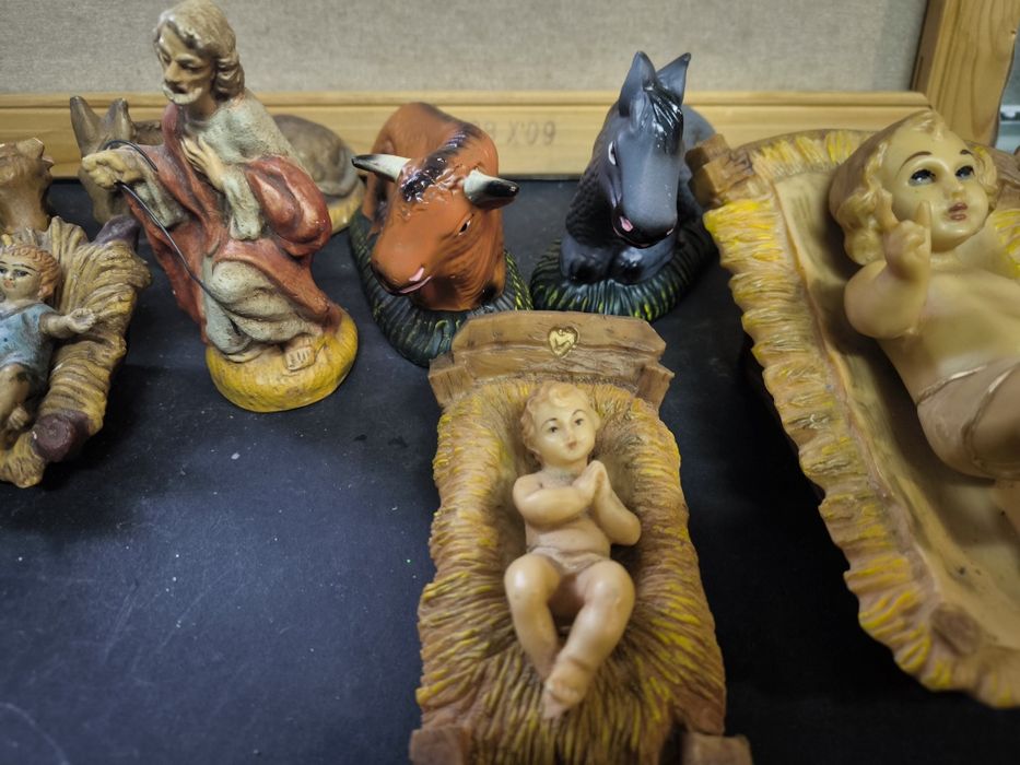 Figuras de presépio diversas 9ud