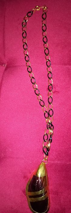 Fio com concha trabalhado vintage