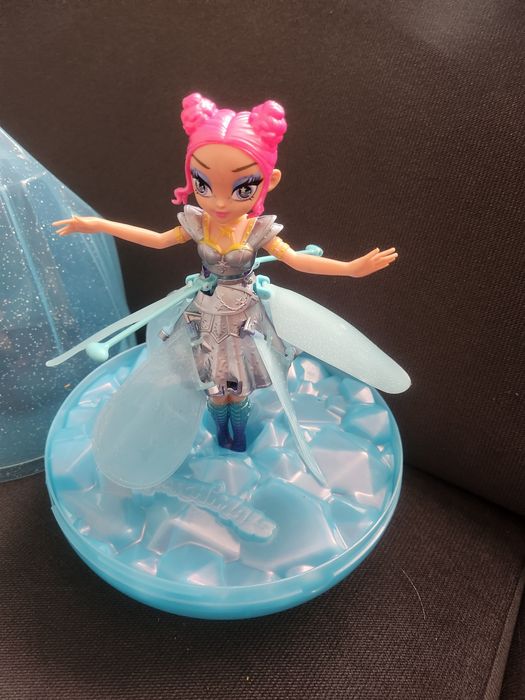 Latająca lalka wróżka Hatchimals