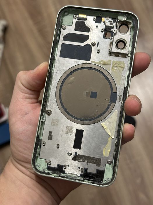 Корпуси iPhone 12