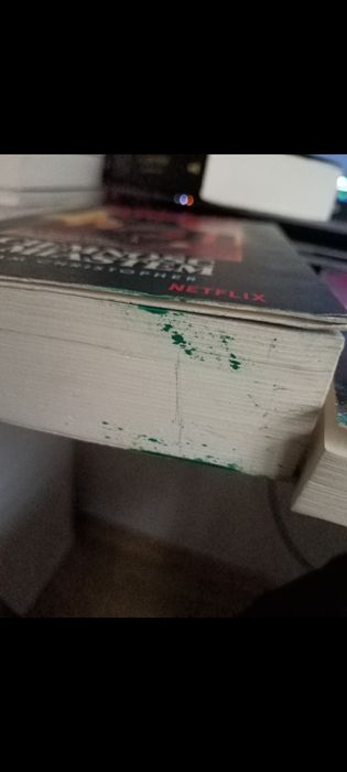 książki Stranger Things Ciemność nad miastem&wszyscy mówią na mnie Max