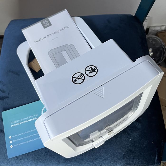 Розумні дверцята для котів SureFlap Microchip Cat Flap