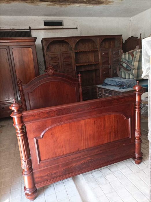 Cama individual Madeira Cerejeira Americana, inicio Sec XX