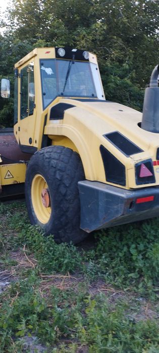 Продам  дорожний каток  BOMAG