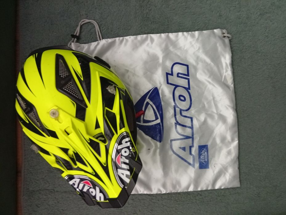 Capacete airoh usado