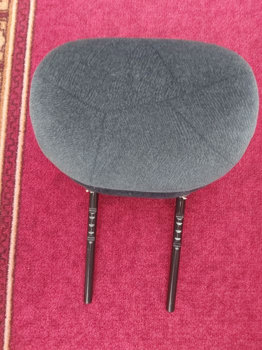 Підголковник для авто