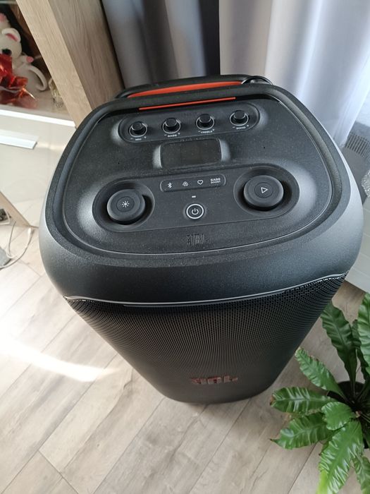 Party box JBL ultimate 1000 1100  jak nowy gwarancja