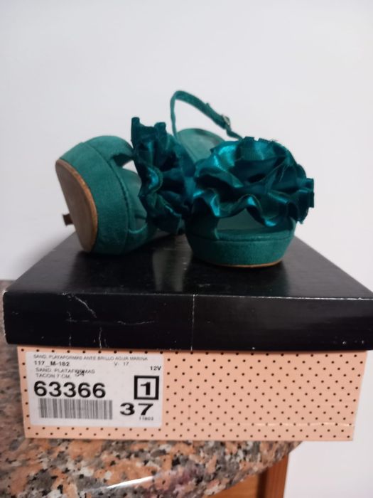 Sandálias verde água