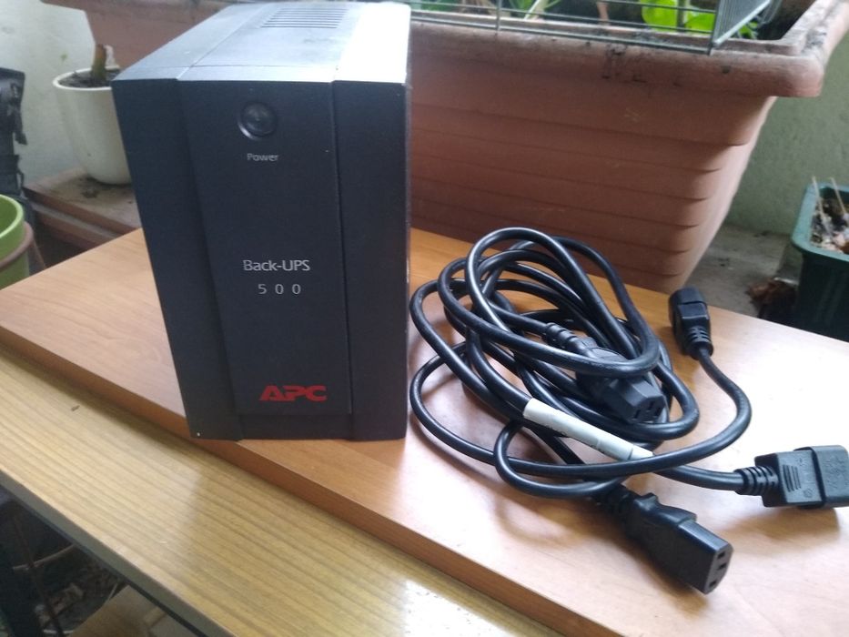 Zasilacz UPS APC BX500CI 500VA 300 W